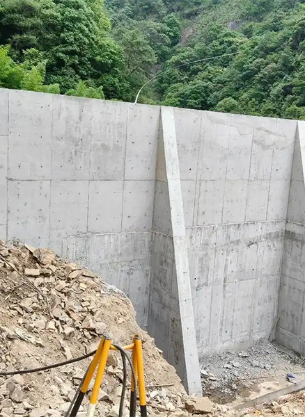 济宁重力式挡土墙